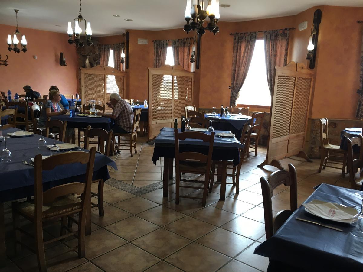 Hostal Meson Arboleas Bagian luar foto
