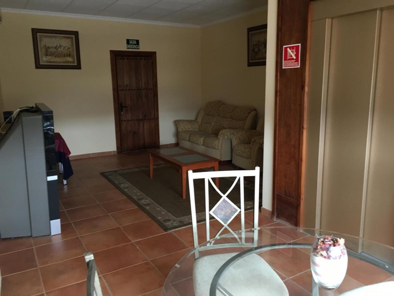 Hostal Meson Arboleas Bagian luar foto